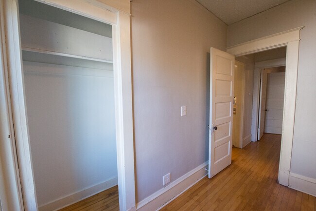 Building Photo - 3410 N Booth St