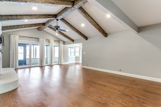 Building Photo - 4 bedroom with pool in Colleyville