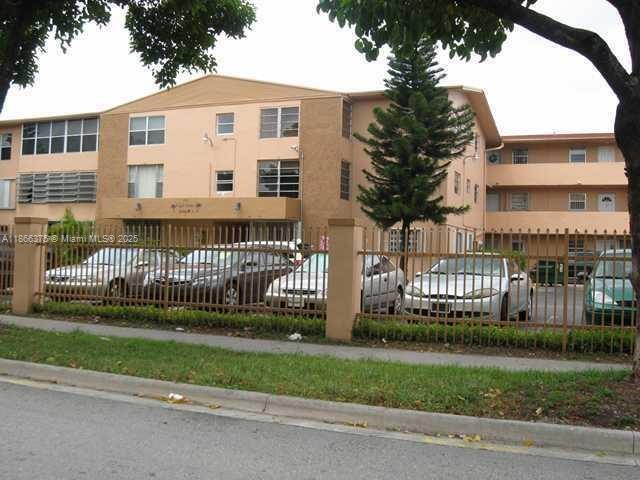 Primary Photo - 120 Royal Palm Rd