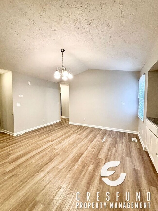Building Photo - Coziest 3 Bed, 2 Bath - 15 MINUTES FROM YA...