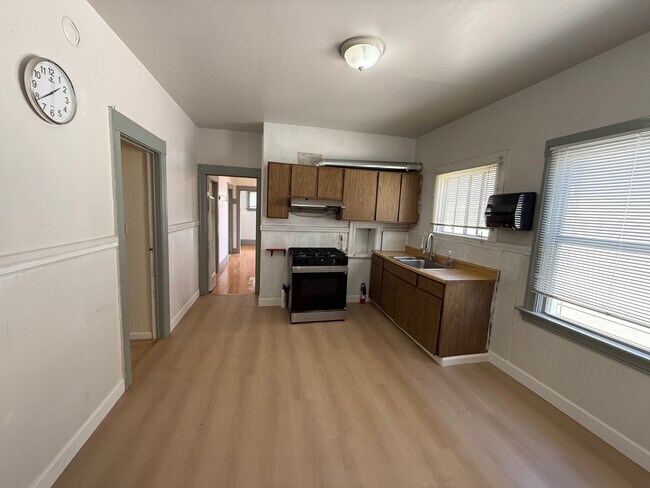 Building Photo - Lake Merrit Rental