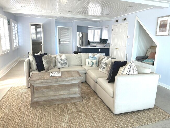 Building Photo - 2149 Fairfield Beach Rd