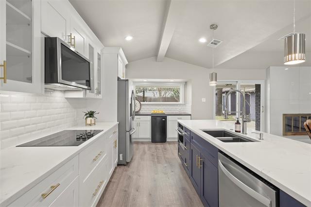 Building Photo - 6350 Glennox Ln