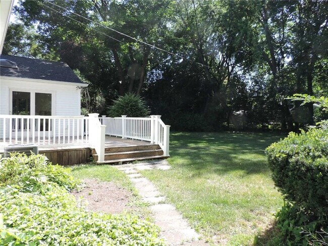 Building Photo - 3765 East Ave