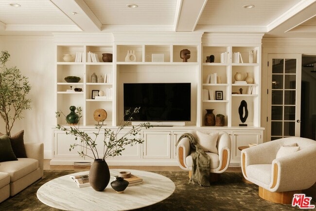 Building Photo - 2435 Mandeville Canyon Rd