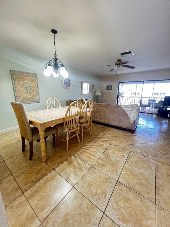 Building Photo - 3813 SE 11th Pl