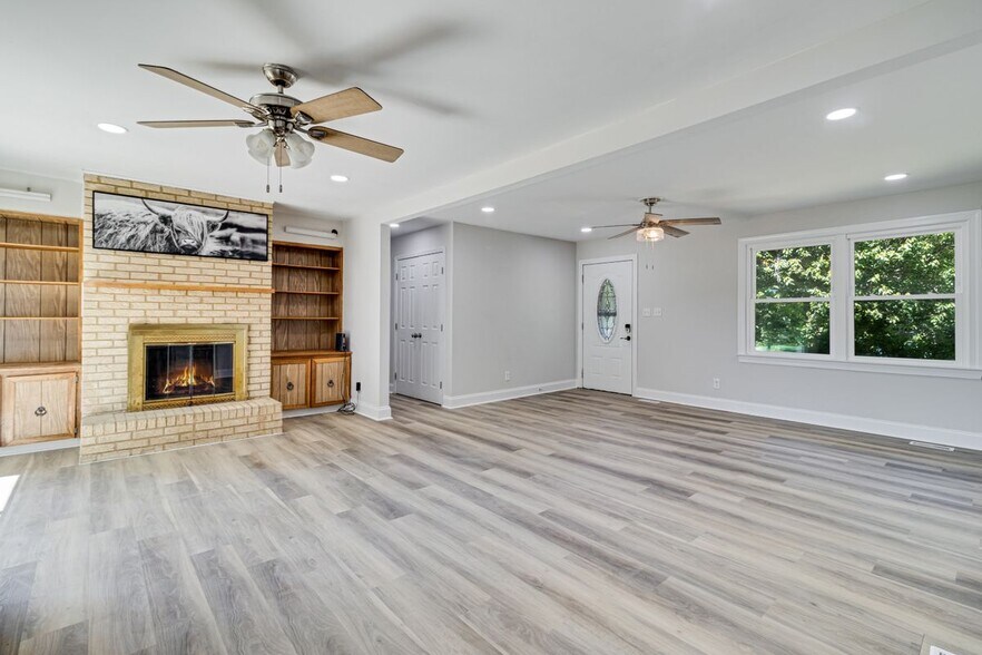 Building Photo - 27419 Birch Manor Cir