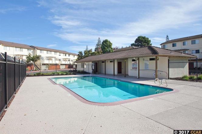 Building Photo - 5055 Valley Crest Dr