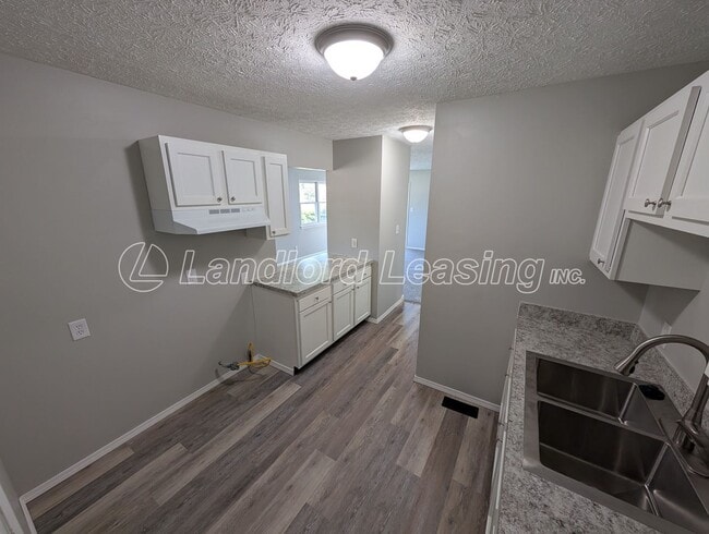 Building Photo - Charming 3-Bedroom Ranch with New Kitchen ...