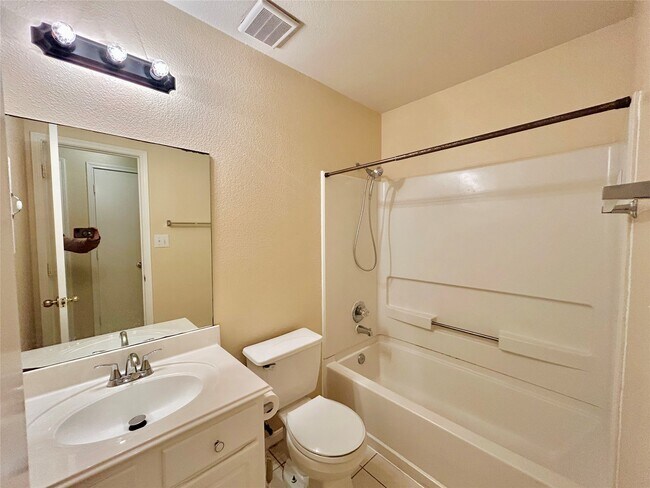 Building Photo - 15111 Falmouth Ave