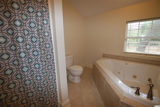 Building Photo - 402 50th Ave N