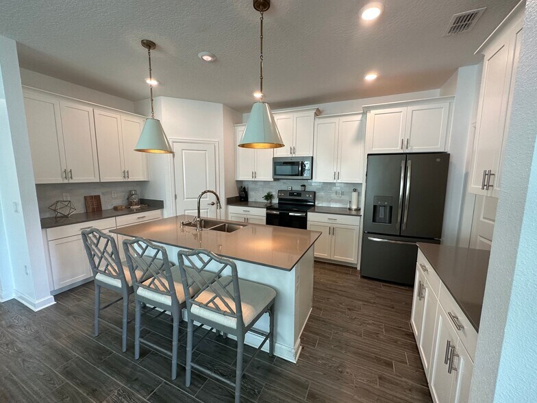 Building Photo - 3002 Prelude Ln