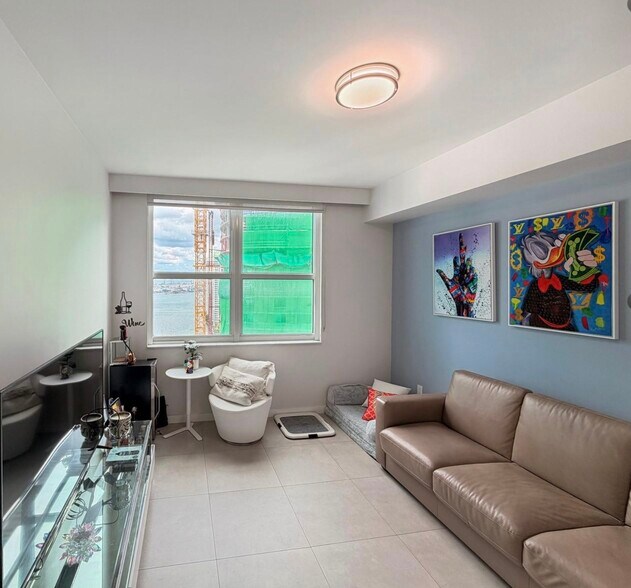 Building Photo - 31 SE 5th St