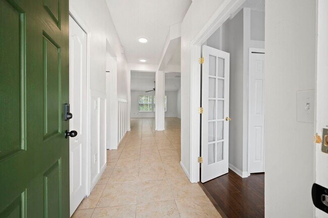 Building Photo - 843 Bonaparte Landing Ct