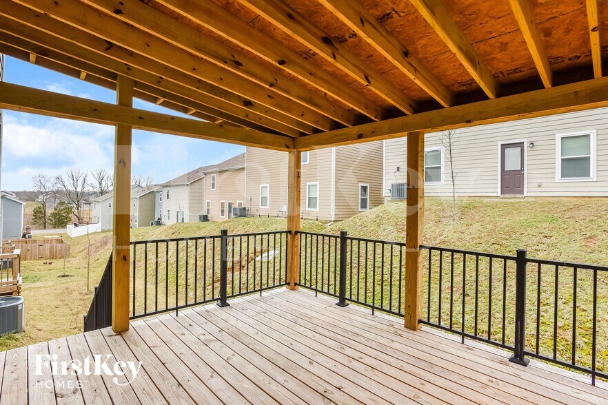 Building Photo - 304 Sportsman Dr