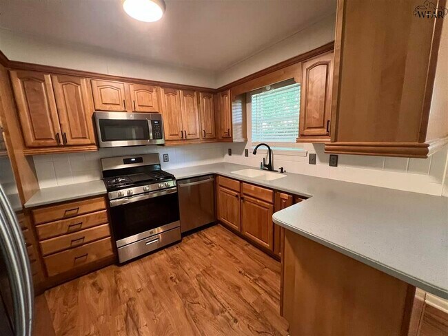 Building Photo - 3505 Regina Cir