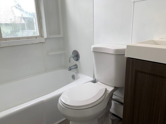 Building Photo - 44 Bemis Rd