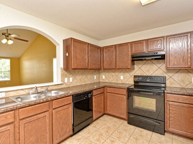 Building Photo - Spacious 2 story with cul-de-sac location