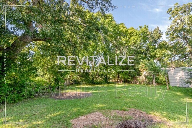 Building Photo - 1066 Bernice Hudson Dr