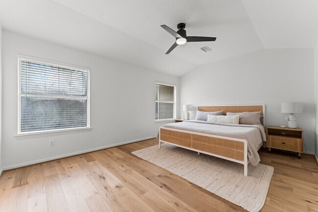 Building Photo - 7 S Avonlea Cir