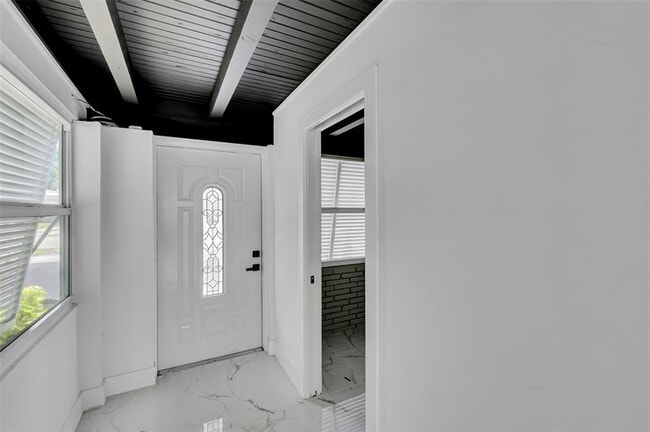 Building Photo - 2421 Garfield St