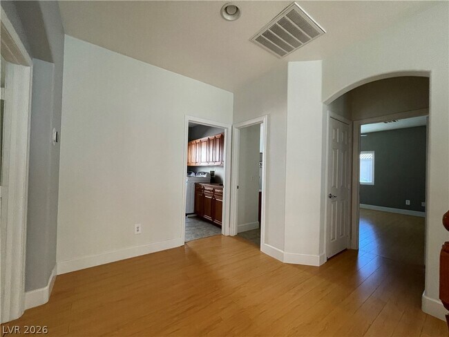 Building Photo - 4049 Bennett Mountain St