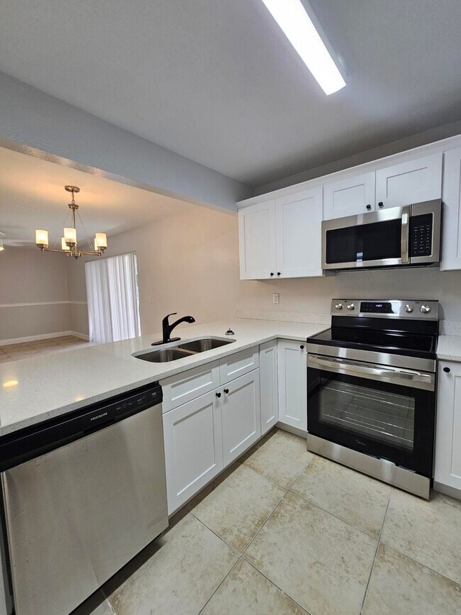 Building Photo - 1421 Windorah Way