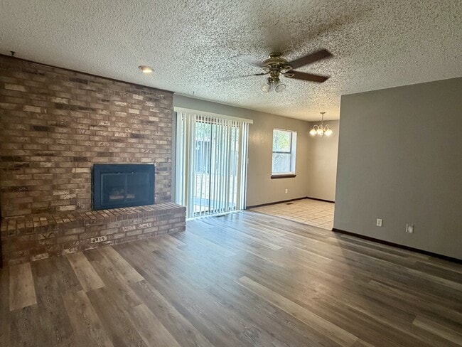 Building Photo - 109 S Keystone Dr