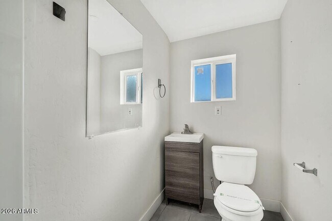 Building Photo - Nice 2 bedroom 2 bath in Chandler!
