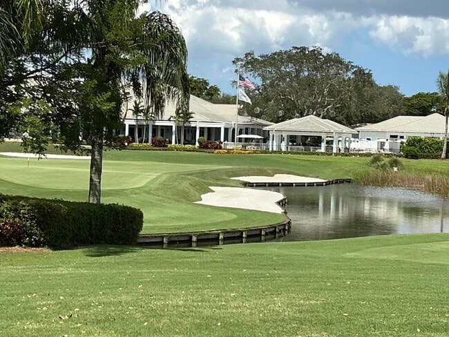 Building Photo - 4559 S Lake Dr