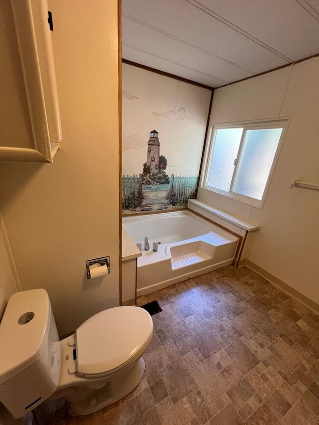 Building Photo - Magalia Home for rent, 1 car garage, 2 bed...