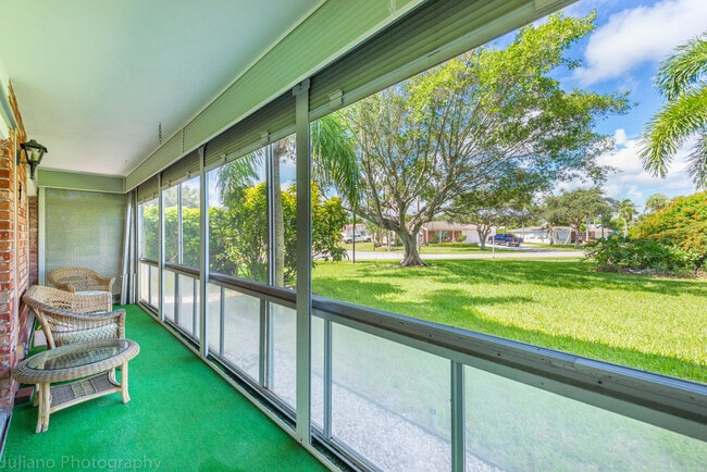 Building Photo - 331 Tequesta Dr