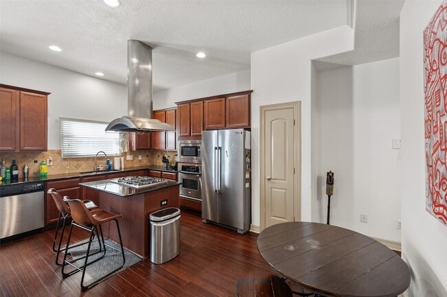 Building Photo - 911 McKinney Park Ln