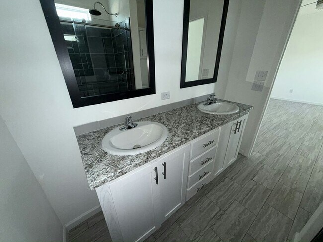Building Photo - 3518 Campari Dr
