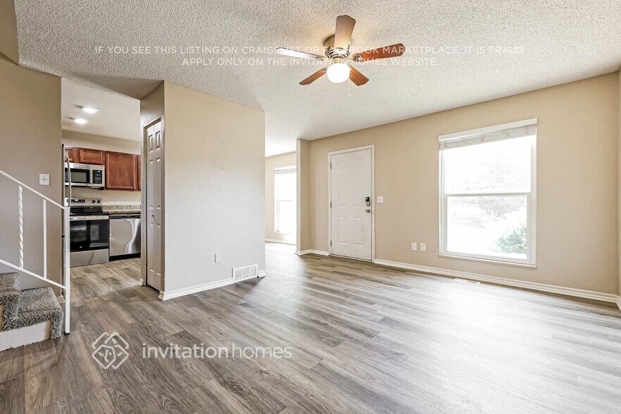 Building Photo - 20355 E Buchanan Dr