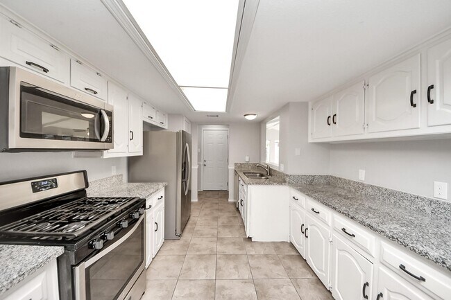 Building Photo - 7303 Foxwick Ln
