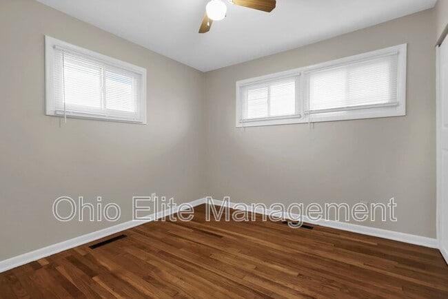 Building Photo - 1028 S Harris Ave