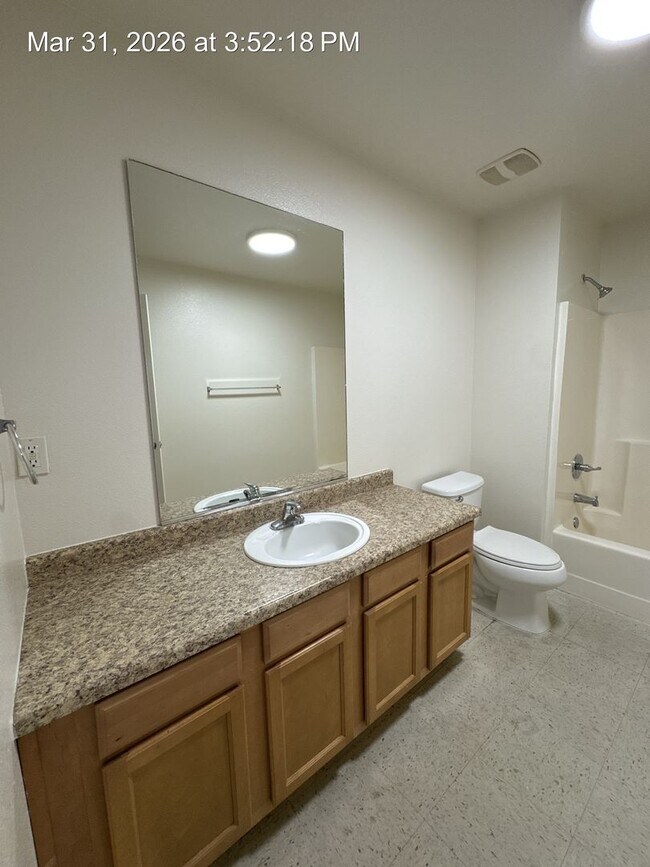 Building Photo - 4048