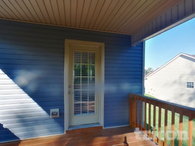 Building Photo - 2945 Lancelot Ln