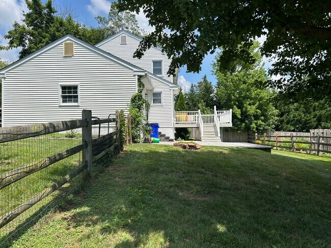 Building Photo - 2425 Calf Run Dr