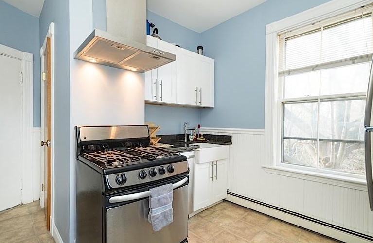 Building Photo - 146 Columbia St