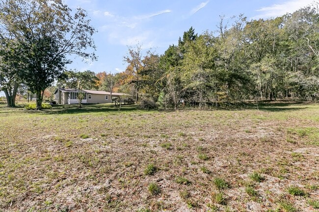 Building Photo - Tranquil Country Living on 2+ Acres — Spac...