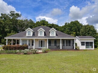 Building Photo - Idyllic Farmhouse in Newberry