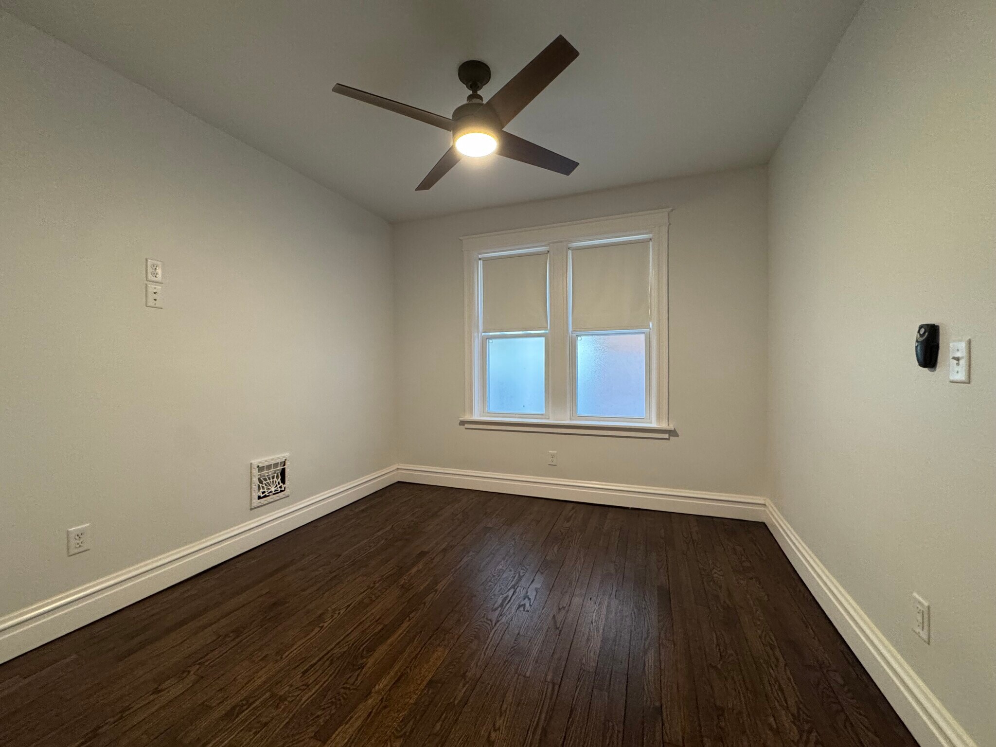 Building Photo - 5011 S Broadway