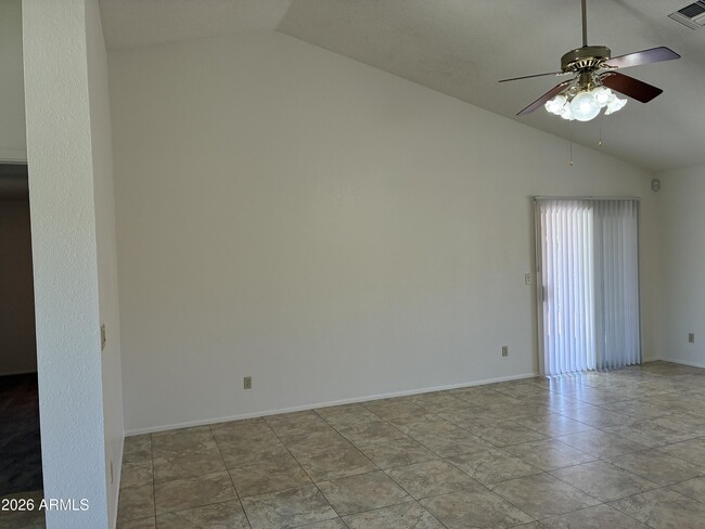 Building Photo - 10820 W Wagon Wheel Dr