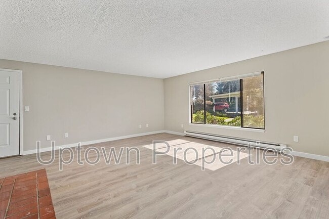 Building Photo - 5660 SW 180th Ave