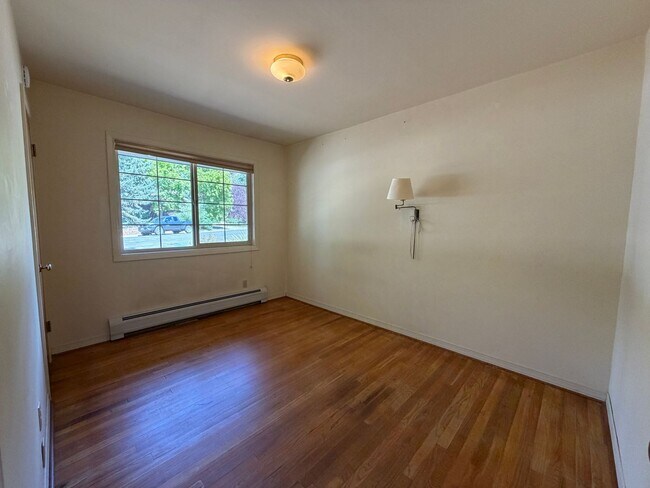 Building Photo - 2708 Delwood Ave