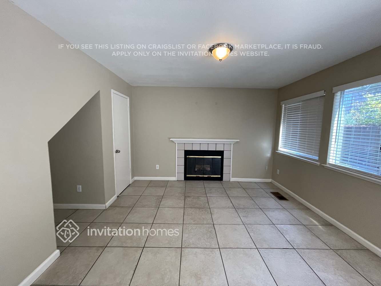 Building Photo - 327 Parkside Dr