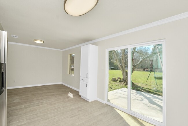 Building Photo - 25409 Pebble Dr