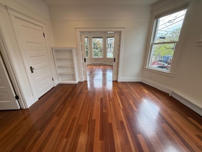 Building Photo - BRIGHT 2-BEDROOM TOWNHOME FOR RENT IN CHERRY HILL!